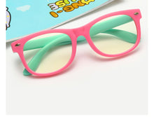 Load image into Gallery viewer, GAFAS CON BLOQUEO DE LUZ UV 400 PARA NIÑOS EN DIVERSOS COLORES
